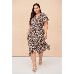 Sukienka Vortex Plus Size Cętki. Białe sukienki blue shadow, m, bez wzorów, z tkaniny, bez ramiączek. Za 299.90 zł.