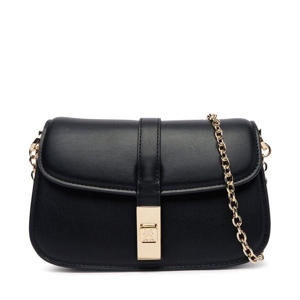 Torebka Tommy Hilfiger. Czarne kopertówki Tommy Hilfiger, bez wzorów, wizytowe, bez dodatków. Za 529.99 zł.