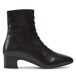 Botki Balagan. Czarne botki BALAGAN, bez wzorów, bez obcasa, na słupku, bez zapięcia. Za 579.99 zł.