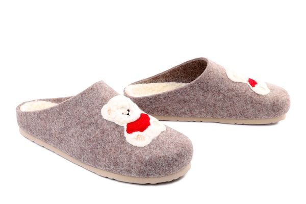 Dr. Brinkmann 320205-08 beige, klapki damskie. Brązowe klapki Dr. Brinkmann, bez wzorów, bez obcasa, bez zapięcia. Za 175.90 zł.