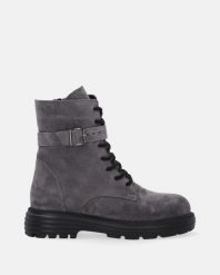 SZARE BOTKI Z ZAMSZU 018130 112 GREY. Szare botki Venezia, bez wzorów, ze skóry, bez obcasa, bez zapięcia. Za 219.00 zł.