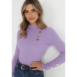 Fioletowy Sweter z Prążkowanej Dzianiny Dianosa. Fioletowe swetry Born2be, m, z aplikacjami, z dzianiny, bez ramiączek. W wyprzedaży za 74.99 zł.