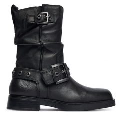 Botki Tamaris. Czarne botki Tamaris, bez wzorów, bez obcasa, na słupku, bez zapięcia. Za 359.99 zł.