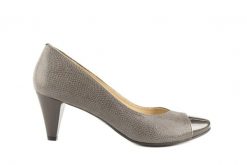 Czółenka Bayla-097 PJ6420-771 Szary, Skóra naturalna - 35. Szare czółenka Bayla, bez wzorów, ze skóry, eleganckie, bez obcasa, na obcasie, bez zapięcia. W wyprzedaży za 89.10 zł.