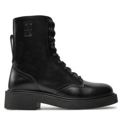 Botki Marc O'Polo. Czarne botki Marc O'Polo, bez wzorów, bez obcasa, na płaskiej podeszwie, bez zapięcia. Za 719.99 zł.
