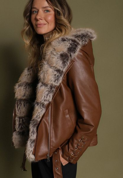 Brązowa Kurtka Ramoneska z Odpinanym Kapturem i Futrem Aplonna. Brązowe kurtki Born2be, na zimę, l, bez wzorów, z dzianiny, klasyczne. Za 264.99 zł.