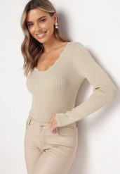 Beżowy Sweter z Prążkowanej Dzianiny z Metaliczną Nitką Hirella. Brązowe swetry Born2be, m, bez wzorów, z dzianiny, klasyczne, bez ramiączek. W wyprzedaży za 84.99 zł.
