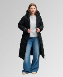 Superdry Długa pikowana kurtka City Chevron – Wypełnienie z recyklingu. Czarne kurtki Superdry, bez wzorów, z materiału. Za 817.50 zł.
