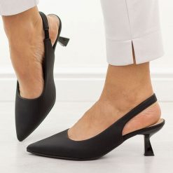 Czarne szpilki damskie Potocki 41315. Czarne szpilki POTOCKI, bez wzorów, ze skóry, eleganckie, bez obcasa, na szpilce, bez zapięcia. Za 179.00 zł.