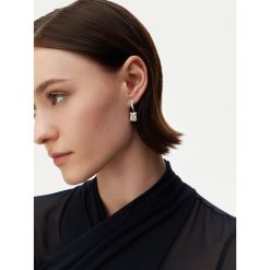 Kolczyki Guess. Szare kolczyki Guess, srebrne. Za 189.99 zł.