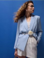 Marynarka z wiskozą - błękitny. Niebieskie marynarki i żakiety Sinsay, l, bez wzorów, z wiskozy, bez ramiączek. Za 79.99 zł.