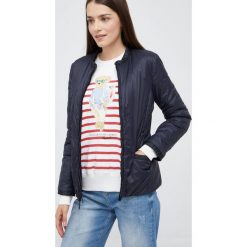 Emporio Armani kurtka dwustronna 8N2B01.2NKBZ.NOS damska kolor granatowy przejściowa. Niebieskie kurtki Emporio Armani, bez wzorów, bez kaptura. W wyprzedaży za 1,039.90 zł.
