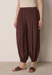 Brązowe Baloniaste Spodnie z Wysokim Stanem w Stylu Casual Lilanya. Brązowe spodnie materiałowe Born2be, bez wzorów, z jeansu, biznesowe, z podwyższonym stanem, krótkie. Za 89.99 zł.