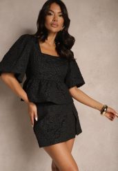 Czarne Spódnico-Spodenki High Waist w Ozdobne Kwiatuszki Nelzemis. Czarne szorty Renee, bez wzorów, eleganckie. W wyprzedaży za 87.99 zł.
