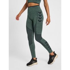 Damskie wysokie legginsy Hummel MT Aly. Czarne legginsy Hummel, bez wzorów, z tkaniny, sportowe. Za 181.50 zł.