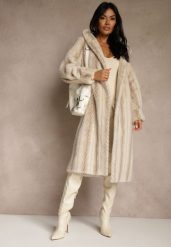 Jasnobeżowy Futrzany Płaszcz z Kapturem Zdobiony Pionowym Wzorem Elrinrahne. Brązowe płaszcze Renee, l, z aplikacjami, z futra, klasyczne, z kapturem. Za 339.99 zł.