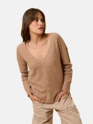 Just Cashmere Kaszmirowy sweter "Cassie" w kolorze jasnobrązowym rozmiar: M. Brązowe swetry Just Cashmere, m, bez wzorów, z kaszmiru, bez ramiączek. Za 426.99 zł.
