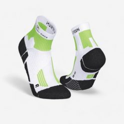 Skarpetki do biegania Kiprun Xtechno Run900 X. Białe skarpetki KIPRUN, bez wzorów, z materiału. Za 79.99 zł.