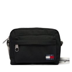 Torebka Tommy Jeans. Czarne torebki klasyczne Tommy Jeans, bez wzorów, z jeansu, klasyczne, bez dodatków. Za 289.99 zł.