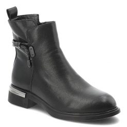 Botki damskie D&A by S.Barski o klasycznym fasonie z ozdobnym paskiem i niskim stabilnym obcasem czarne, MK62-7025 Black. Czarne botki S.BARSKI, bez wzorów, z jeansu, eleganckie, bez obcasa, na obcasie, bez zapięcia. Za 229.00 zł.