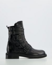 CZARNE BOTKI Z KLAMRAMI M112M3 MINO NERO. Czarne botki Venezia, bez wzorów, ze skóry, bez obcasa, bez zapięcia. Za 419.00 zł.