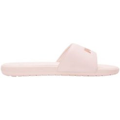 Klapki Puma Cool Cat 2.0 389108 05 różowe. Czerwone klapki bez wzorów, z syntetyku, sportowe, bez obcasa, bez zapięcia. Za 190.39 zł.