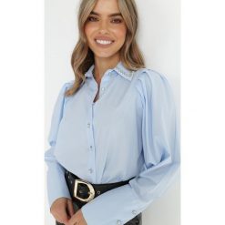 Niebieska Koszula Eunapia. Niebieskie koszule Born2be, l, bez wzorów, eleganckie, bez kołnierzyka, bez ramiączek. W wyprzedaży za 143.99 zł.
