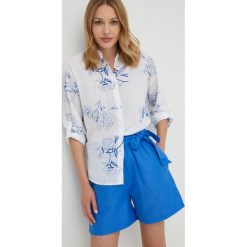 Answear Lab koszula bawełniana damska kolor biały relaxed z kołnierzykiem klasycznym. Białe koszule Answear Lab, m, bez wzorów, z bawełny, klasyczne, bez kołnierzyka, bez ramiączek. W wyprzedaży za 124.99 zł.