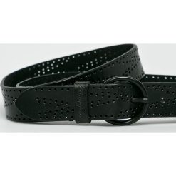 Wrangler - Pasek skórzane. Czarne paski marki Wrangler, w paski, z materiału. Za 169.90 zł.