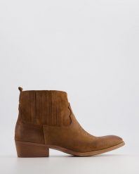 BRĄZOWE KOWBOJKI M04 CROSTA SIGAR. Brązowe botki Venezia, bez wzorów, ze skóry, bez obcasa, bez zapięcia. Za 379.00 zł.