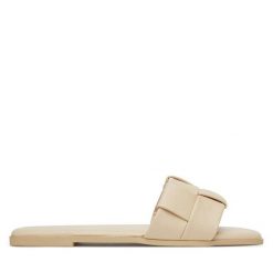 Klapki JENNY. Czarne klapki Jenny, bez wzorów, bez obcasa, bez zapięcia. Za 89.99 zł.