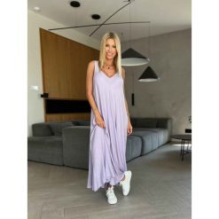 Sukienka Oversize Violet. Sukienki ClothStore, bez wzorów, bez kołnierzyka, bez ramiączek, oversize. W wyprzedaży za 64.50 zł.