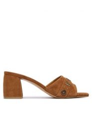 Guess Klapki FLJGU2 SUE03 Brązowy jasny. Brązowe klapki Guess, z aplikacjami, ze skóry, bez obcasa, bez zapięcia. Za 589.99 zł.