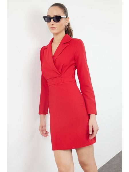 Trendyol Sukienka w kolorze czerwonym rozmiar: 36. Czerwone sukienki Trendyol, bez wzorów, bez kołnierzyka, bez ramiączek, mini. Za 60.99 zł.