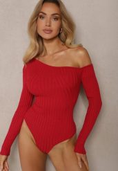Czerwone Prążkowane Body z Asymetryczną Górą Zozisya. Czerwone body i gorsety Renee, bez wzorów, z jeansu, bez ramiączek. W wyprzedaży za 83.99 zł.