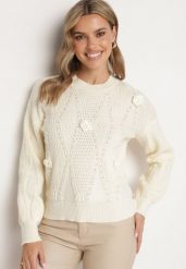 Jasnobeżowy Sweter z Bawełną Perłami i Kwiatami 3D Noraviela. Brązowe swetry Born2be, bez wzorów, z bawełny, eleganckie, bez ramiączek. W wyprzedaży za 127.49 zł.
