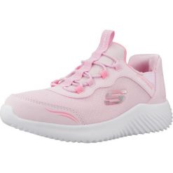 Buty SKECHERS BOUNDER - SIMPLE CUT SLIP-INS Rose. Czerwone buty do biegania Skechers, bez wzorów, z materiału, bez zapięcia, do biegania. Za 173.99 zł.