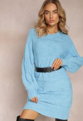 Niebieski Długi Sweter Oversize z Wypukłym Splotem All Over Somet. Niebieskie swetry Renee, bez wzorów, ze splotem, casualowe, bez ramiączek. Za 79.99 zł.