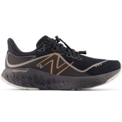 Buty damskie New Balance Fresh Foam 1080 v12 Permafrost W1080V12 – czarne. Czarne buty do biegania New Balance, bez wzorów, z gumy, bez zapięcia, do biegania. Za 899.99 zł.