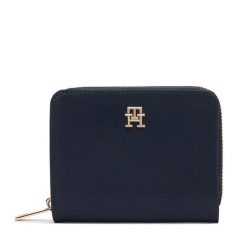 Portfel Tommy Hilfiger. Niebieskie portfele Tommy Hilfiger, bez wzorów, z nylonu. Za 209.99 zł.