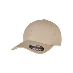 Czapka Urban Classics Flexfit Recycled Polyester. Brązowe czapki z daszkiem FLEXFIT, bez wzorów, z elastanu. Za 84.65 zł.