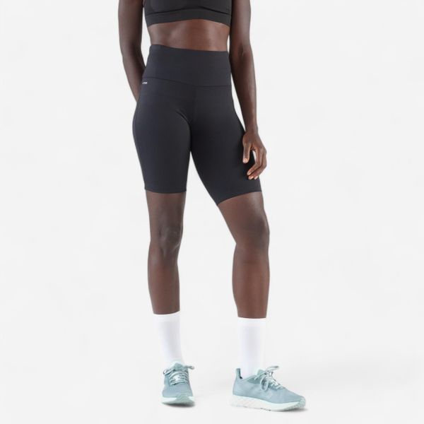 Legginsy do biegania krótkie damskie Kiprun Run 500 Comfort. Czarne legginsy KIPRUN, bez wzorów, z materiału, sportowe, krótkie. W wyprzedaży za 54.99 zł.