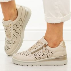 Beżowe skórzane ażurowe półbuty damskie Filippo Dp7677/26. Brązowe półbuty wsuwane Filippo, na jesień, w ażurowe wzory, z jeansu, klasyczne, z okrągłym noskiem, bez obcasa, na koturnie. Za 259.00 zł.