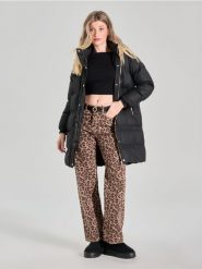 Kurtka z kapturem - czarny. Czarne kurtki Sinsay, l, bez wzorów, z kapturem. Za 139.99 zł.