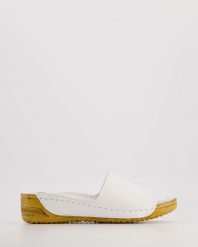 BIAŁE KLAPKI DAMSKIE SSW0285 WHITE. Białe klapki Venezia, bez wzorów, ze skóry, bez obcasa, bez zapięcia. Za 179.00 zł.