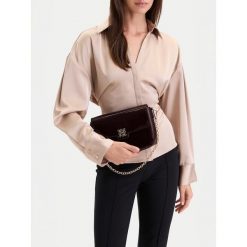 Torebka Nine West. Czerwone kopertówki Nine West, bez wzorów, bez dodatków. Za 179.99 zł.