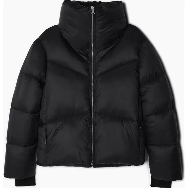 Czarna kurtka puffer - Czarny. Czarne kurtki Cropp, l, bez wzorów, z poliesteru, bez kaptura. Za 249.99 zł.