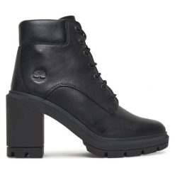Trzewiki Timberland. Czarne botki Timberland, bez wzorów, bez obcasa, na słupku, bez zapięcia. Za 639.99 zł.