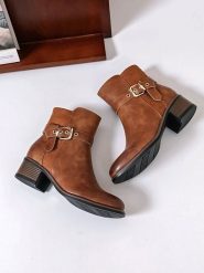 Sixth Sens Botki w kolorze jasnobrązowym rozmiar: 41. Brązowe botki Sixth Sens, bez wzorów, bez obcasa, bez zapięcia. Za 152.99 zł.