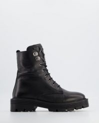 CZARNE BOTKI 2602482 BLACK. Czarne botki Venezia, bez wzorów, ze skóry, bez obcasa, bez zapięcia. Za 299.00 zł.